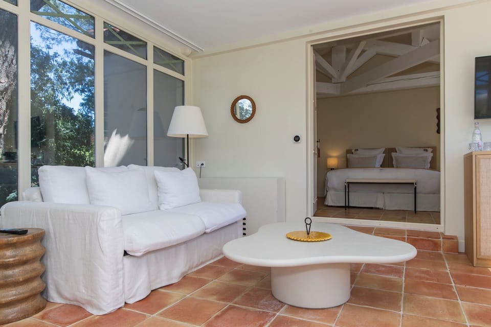 Suite | Free minibar, in-room safe, blackout drapes, soundproofing