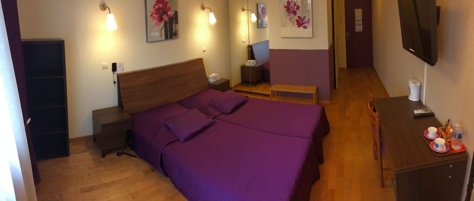 Superior Twin Room, River View | Pillowtop beds, desk, blackout drapes, soundproofing