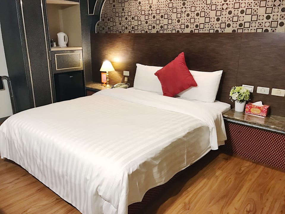 Standard Double Room | 1 bedroom, blackout drapes, iron/ironing board, free cribs/infant beds