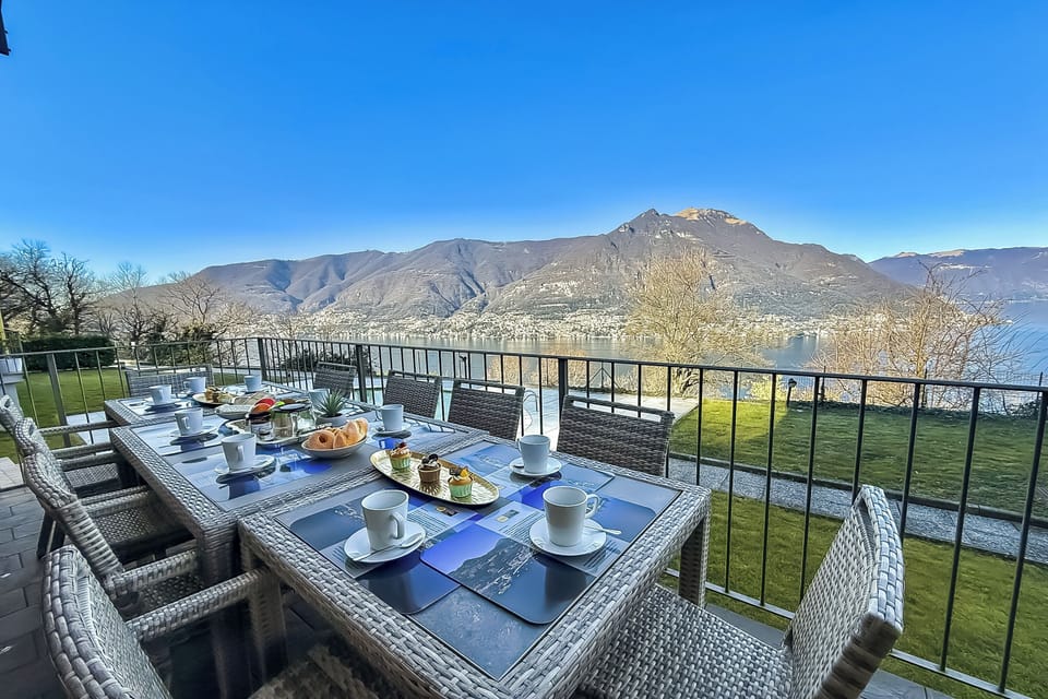 Family Apartment, Multiple Bedrooms, Mountainside (Casa Tulipano Grande) | Outdoor dining