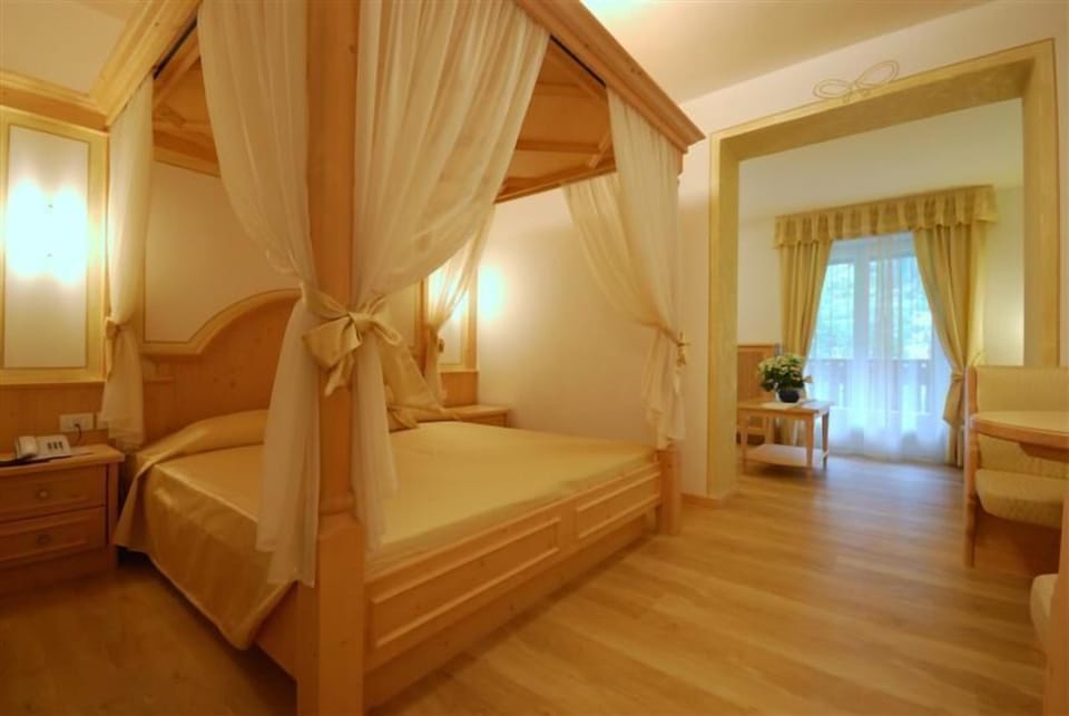 In-room safe, desk, cribs/infant beds, rollaway beds