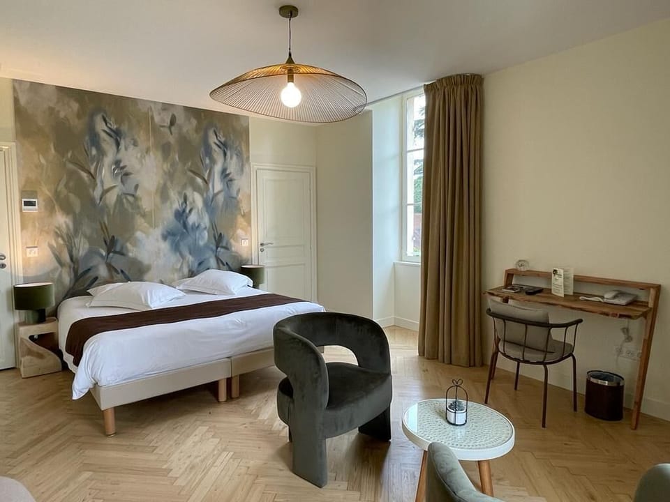 Deluxe Double Room | Bathroom | Hair dryer
