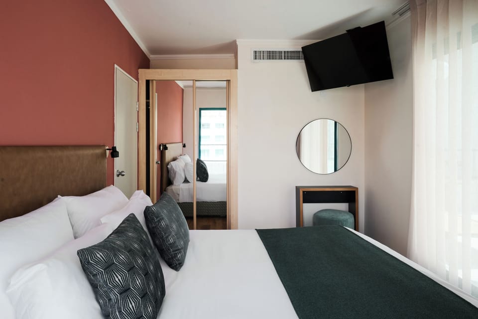 Suite, 1 Bedroom, Pool View | In-room safe, desk, blackout drapes, soundproofing