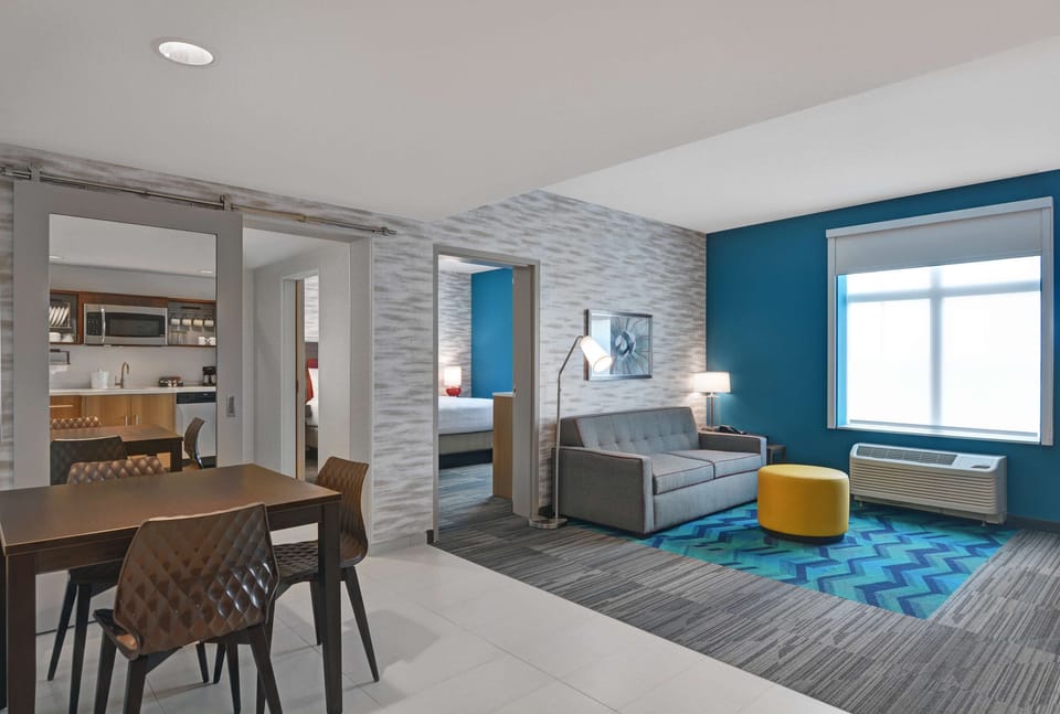 Suite, 1 Bedroom, Non Smoking | Living area | 45-inch Smart TV with cable channels, TV, Netflix