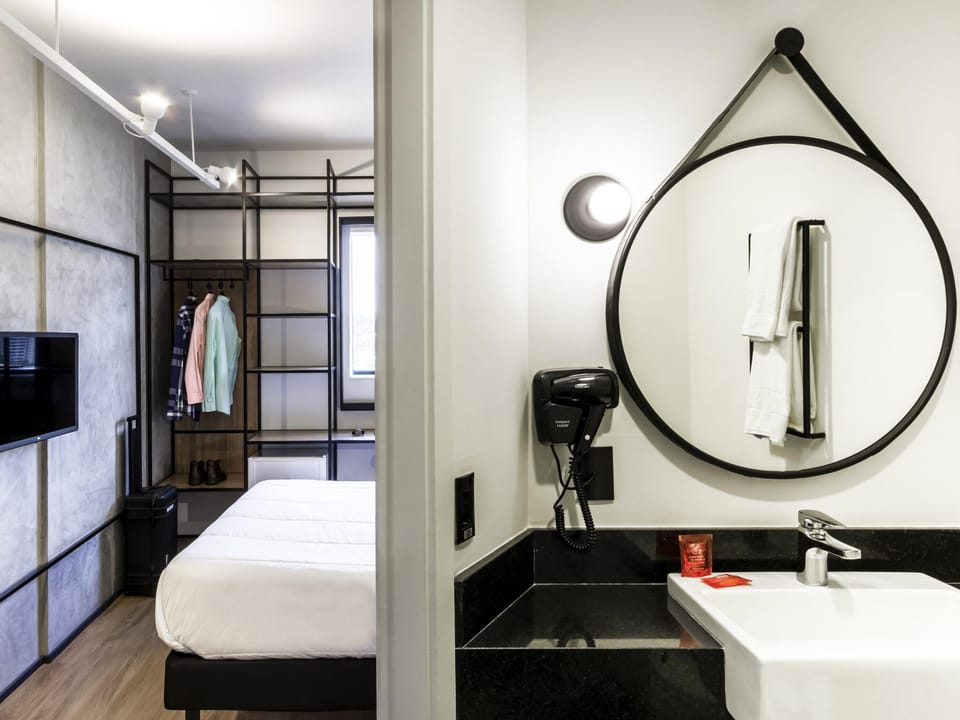 Apartment, 1 Double Bed | Desk, blackout drapes, soundproofing, free WiFi