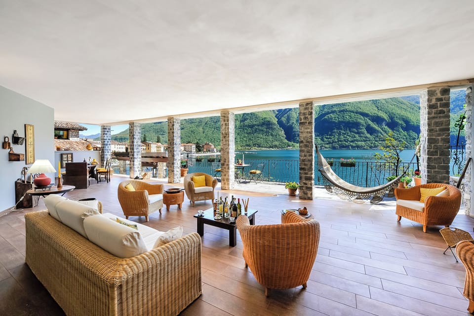 Honeymoon Villa, 2 Bedrooms, 2 Bathrooms, Lakeside (La Torre Di Porlezza) | Living room | 24-inch TV with satellite channels