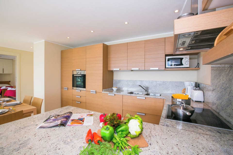 Family Apartment, Multiple Bedrooms, Mountainside (Sant' Andrea Vista) | Private kitchen | Microwave, oven, stovetop, dishwasher