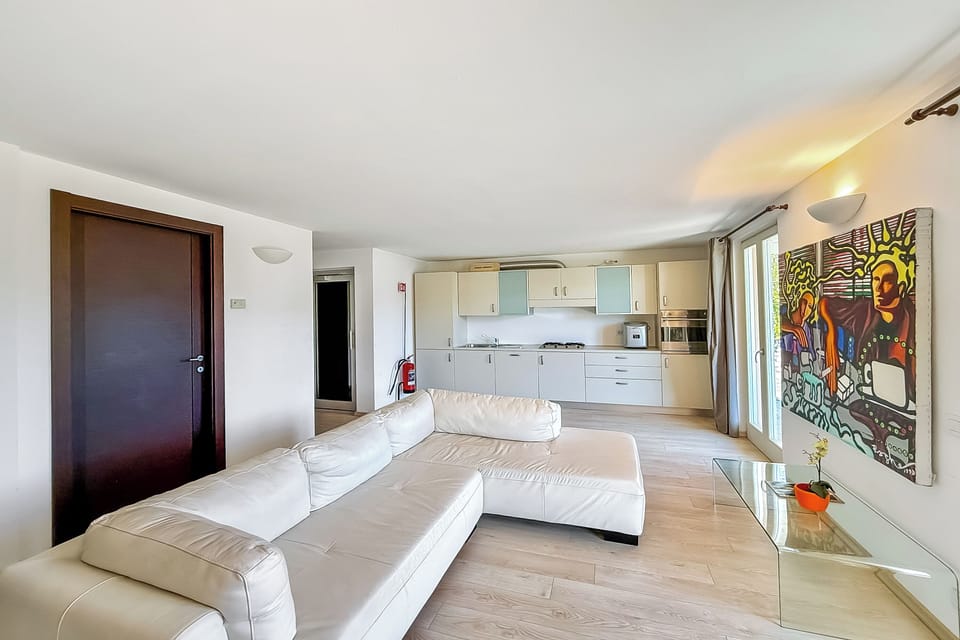 Standard Townhome, Multiple Bedrooms, Mountainside (Villa Panoramica) | Living area | 24-inch flat-screen TV with satellite channels, TV, stereo