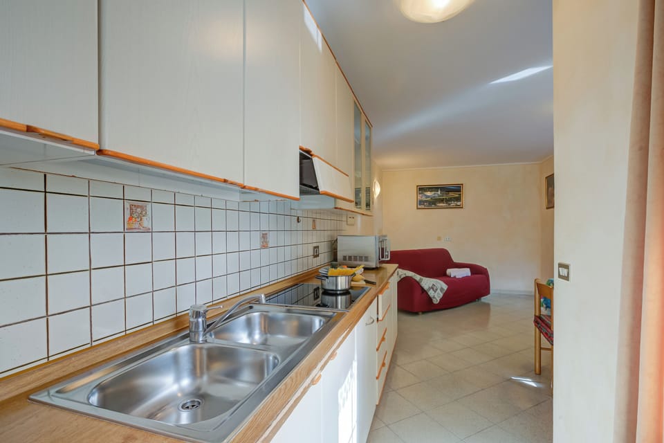 Family Apartment, 3 Bedrooms, 2 Bathrooms (Rododendro) | Private kitchen | Coffee/tea maker, microwave, stovetop, dishwasher