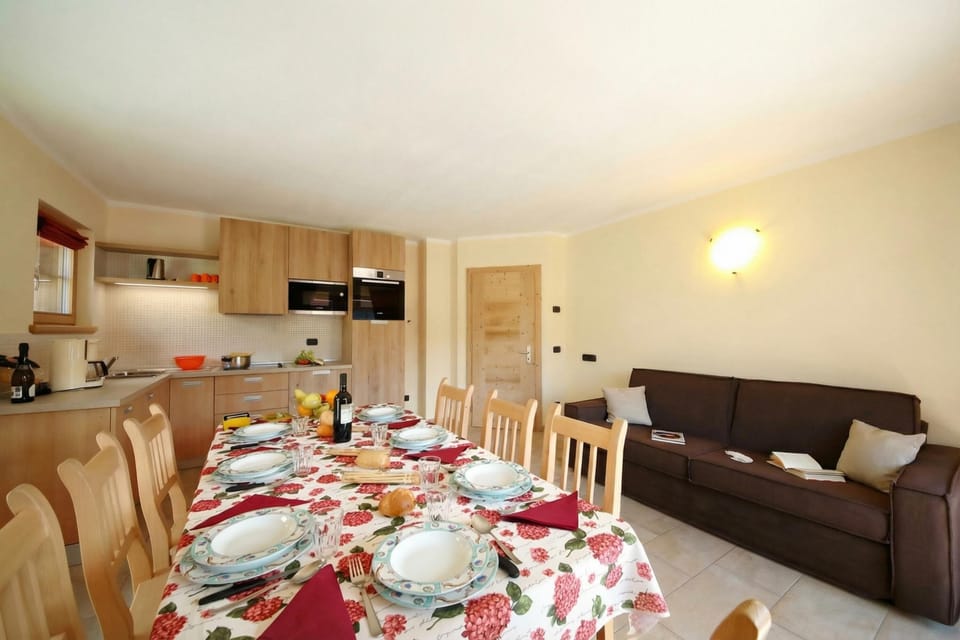 Family Apartment, Multiple Bedrooms, Mountainside (Sole Ski in- Ski out 50m) | Interior