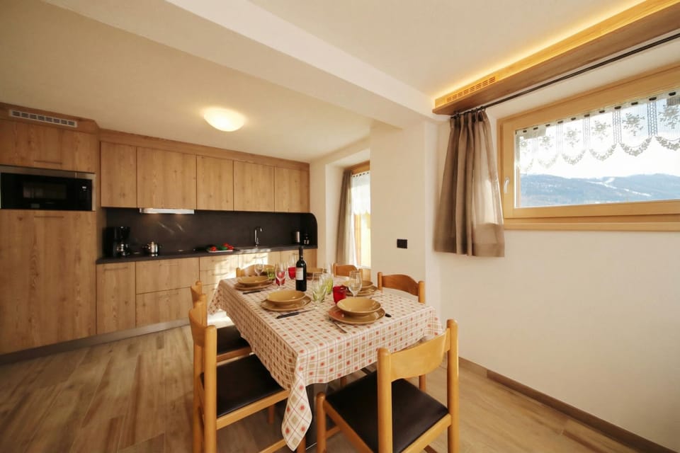 Family Apartment, 3 Bedrooms, 2 Bathrooms (Danubio) | Dining