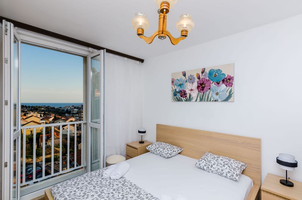 Apartment (Apartment Boca - One Bedroom Apartmen) | 1 bedroom, iron/ironing board, cribs/infant beds, bed sheets