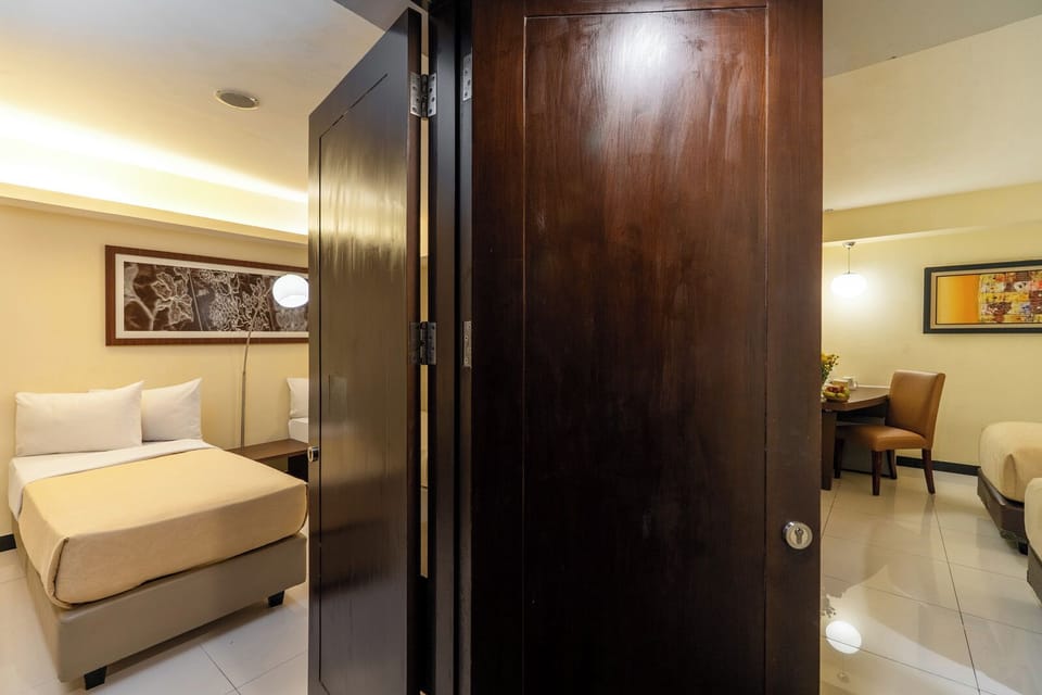 Family Suite | Premium bedding, minibar, in-room safe, desk