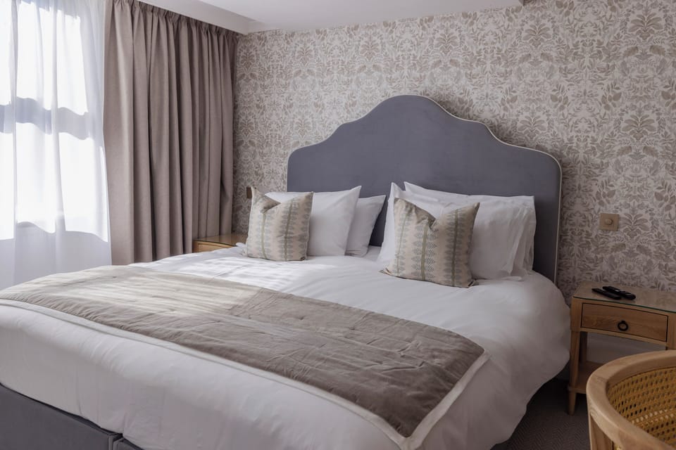 Superior Double or Twin Room | Desk, soundproofing, iron/ironing board, free WiFi