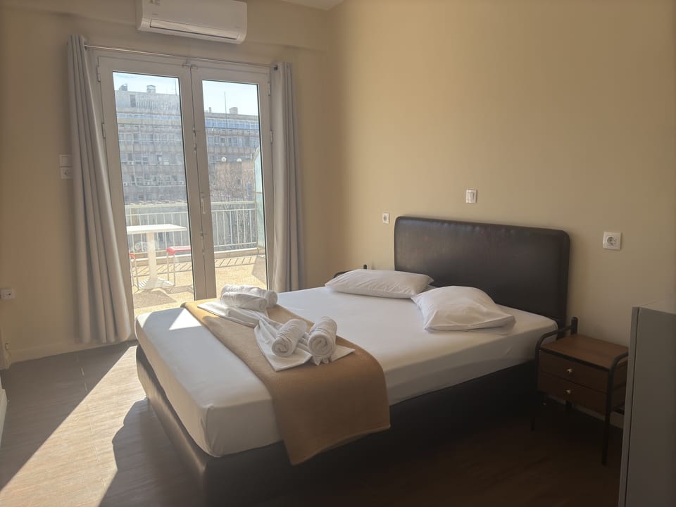 Double Room | Free WiFi, bed sheets