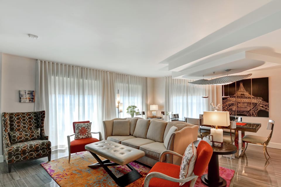 Suite, 1 King Bed, Non Smoking, Jetted Tub | In-room safe, desk, laptop workspace, rollaway beds (free)
