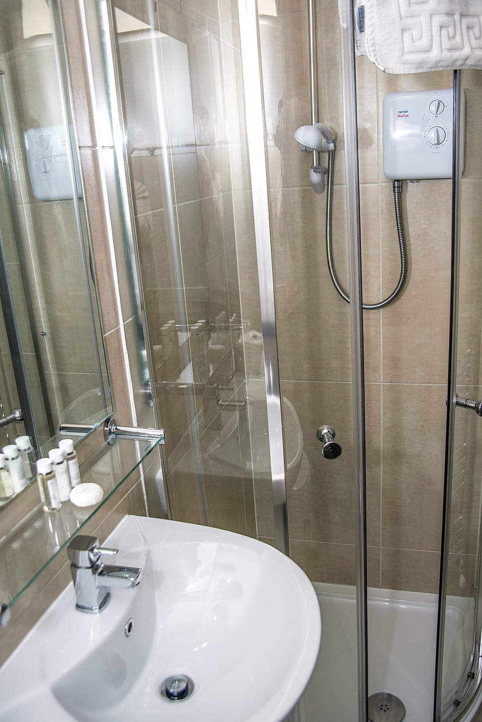 Base Serviced Apartments - Sir Thomas Street Bed and Breakfast in Liverpool