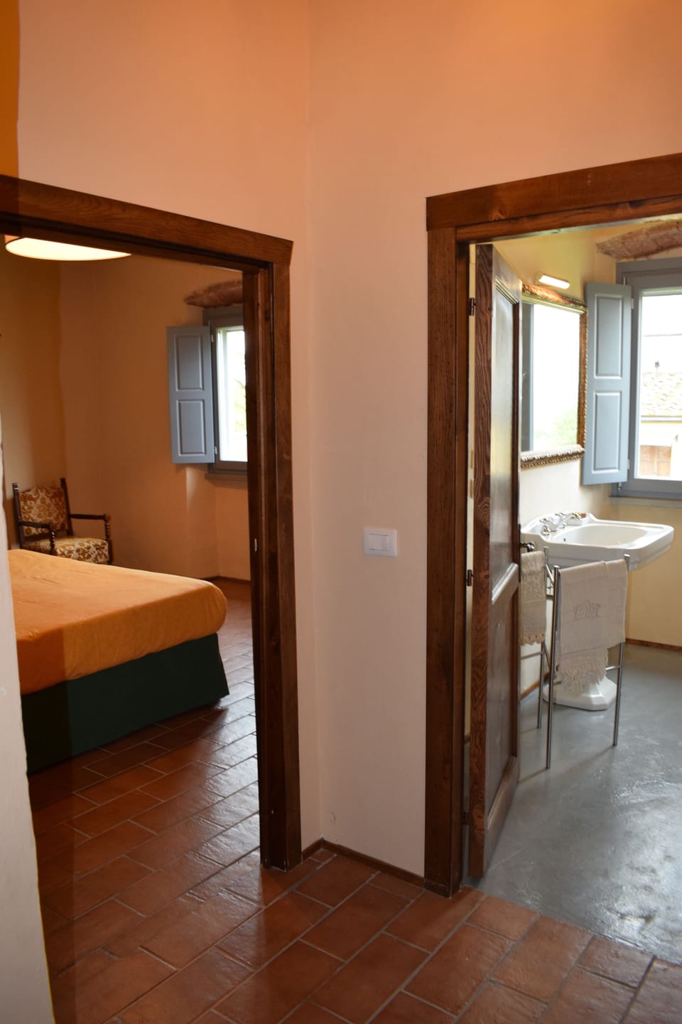 Apartment, 1 Bedroom (Appartamento Verde) | Individually decorated, blackout drapes, free cribs/infant beds