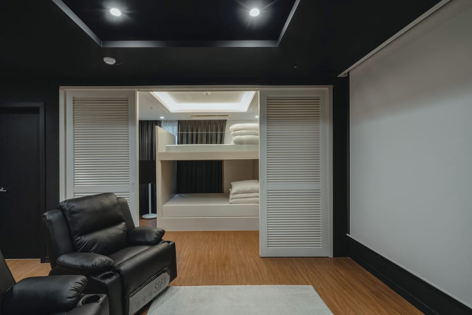 Cinema Suite Bunker(No Kitchen) | In-room safe, desk, blackout drapes, WiFi (free)