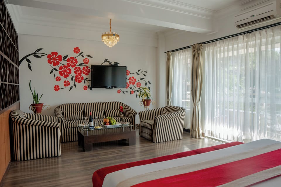 Suite | 1 bedroom, minibar, in-room safe, desk