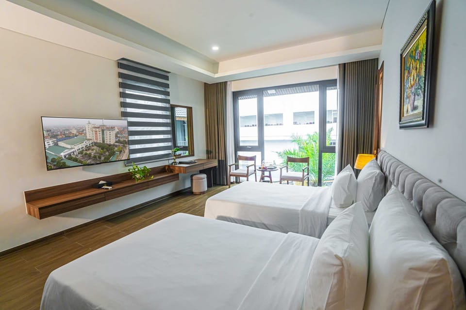 Premium Deluxe Twin | Premium bedding, minibar, in-room safe, desk
