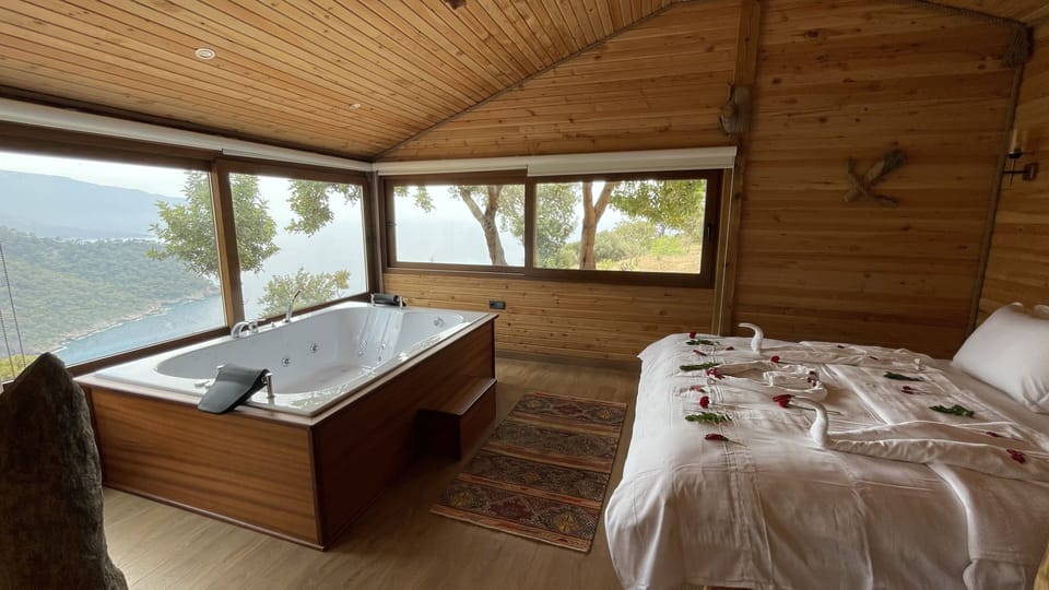 Deluxe Double Room | Bed sheets