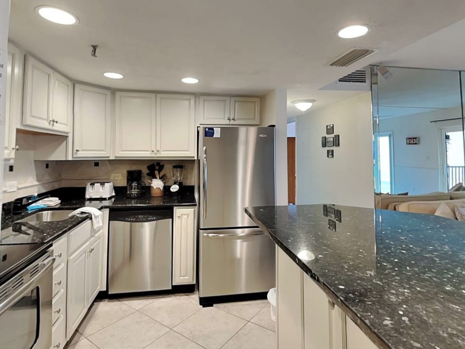 Condo (2 Bedrooms) | Property amenity