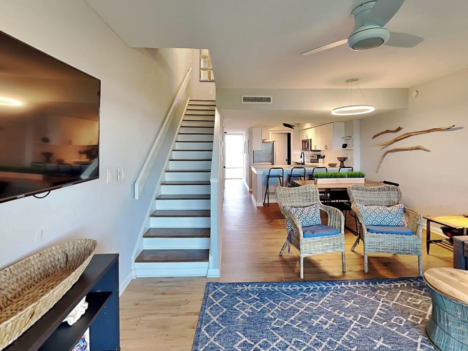 Condo (2 Bedrooms) | Property amenity