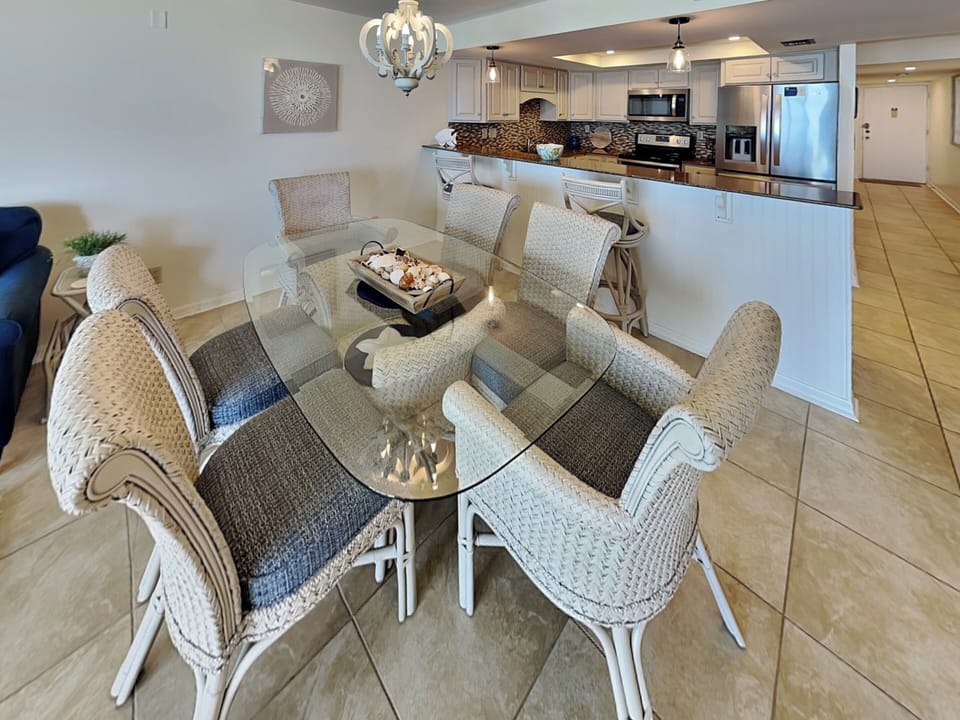 Condo (3 Bedrooms) | Property amenity