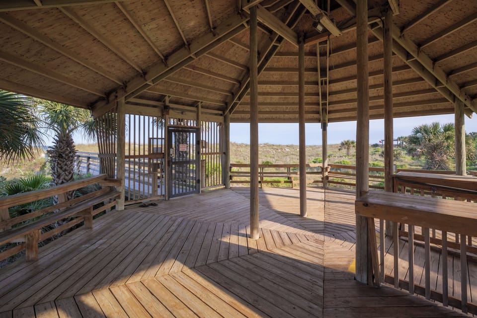 Condo (3 Bedrooms) | Property amenity