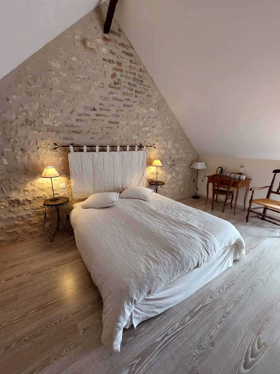 Family Room (Chez Leonie) | Desk, travel crib, free WiFi, bed sheets