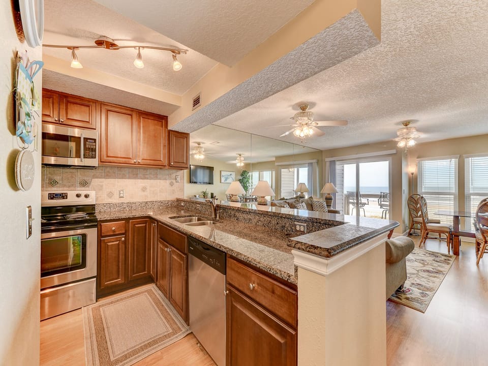 Condo (2 Bedrooms) | Property amenity