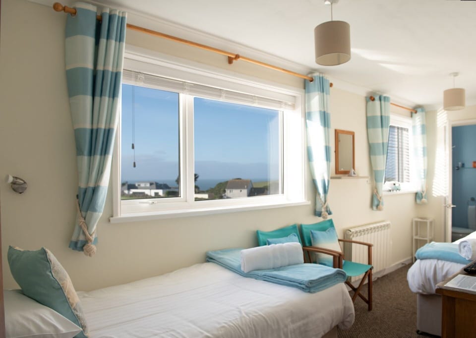 Twin Room, Ensuite, Sea View