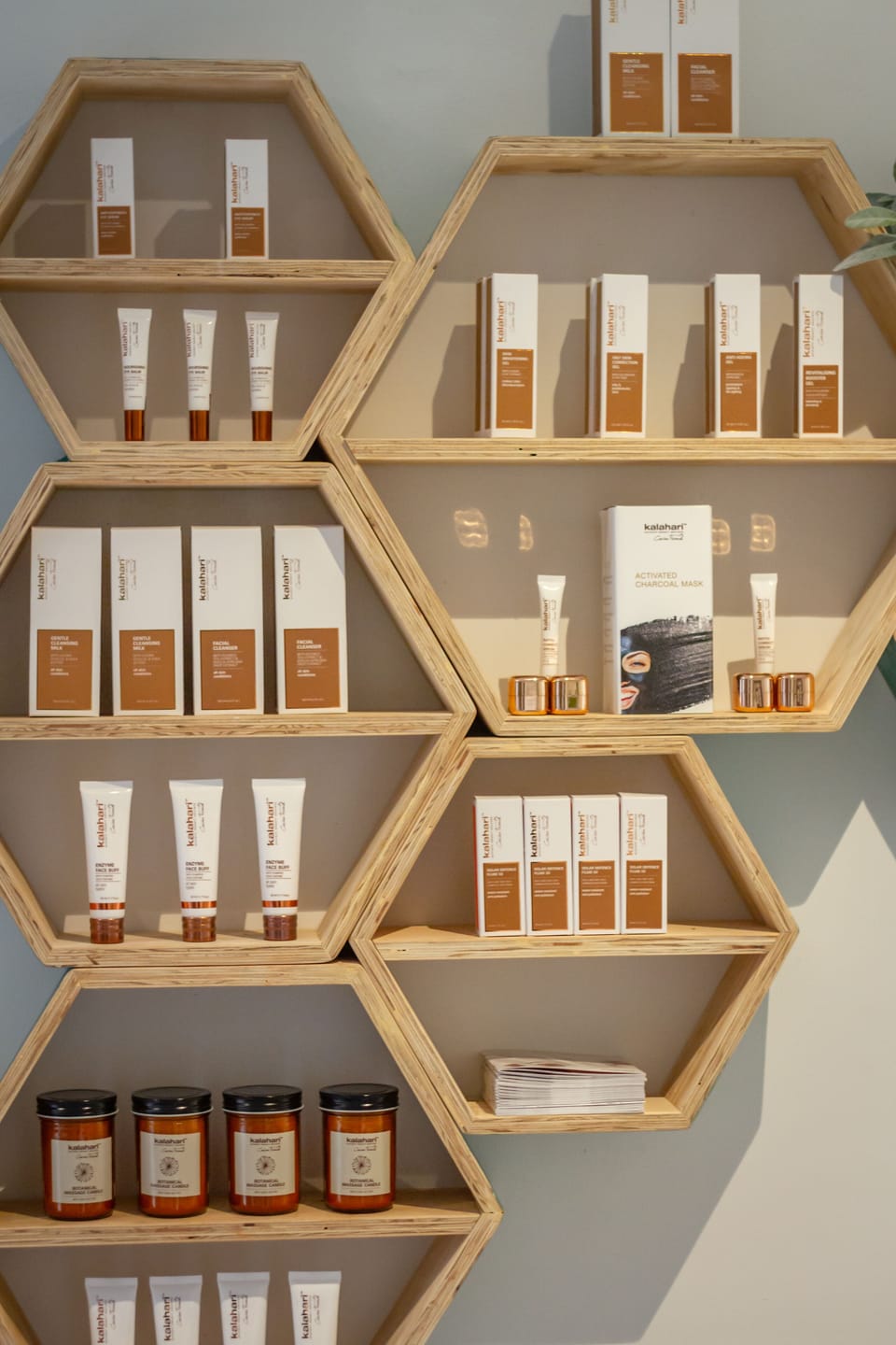 Couples treatment rooms, body treatments, hot stone massages