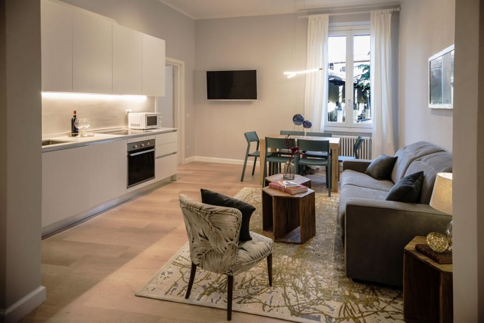 Exclusive Apartment, 3 Bedrooms, City View | Living area | Smart TV