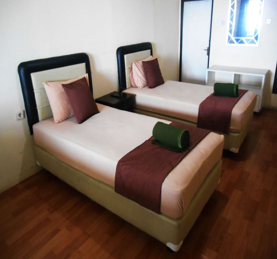 Superior Twin Room | Desk, free WiFi