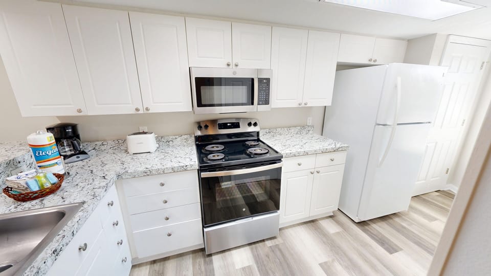 Condo, 2 Bedrooms | Private kitchen | Coffee/tea maker, fridge, toaster