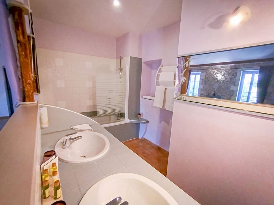 Le Mas De Gleyzes Bed and Breakfast in Provence