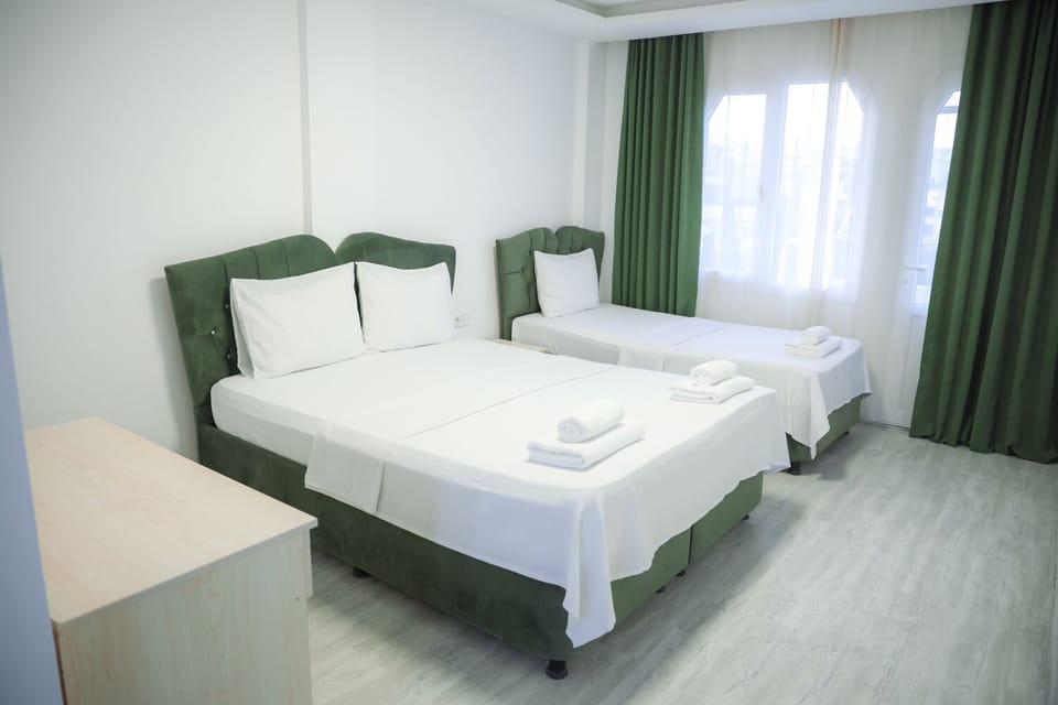 Standard Triple Room | Desk, free WiFi