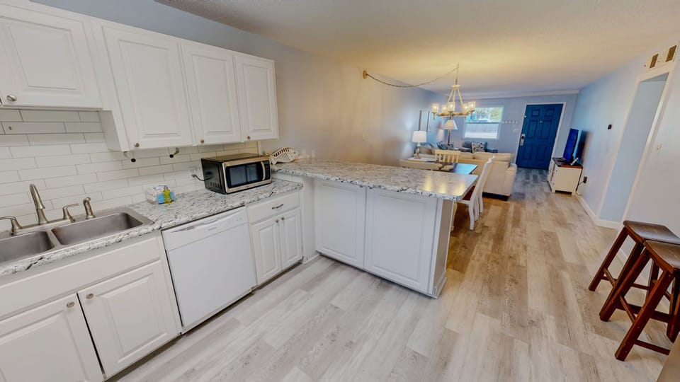 Condo, 2 Bedrooms | Private kitchen | Fridge, oven, coffee/tea maker, toaster