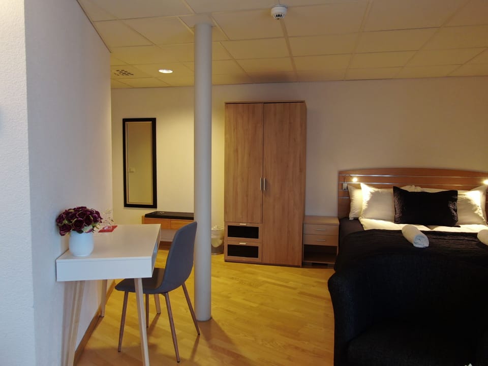 Junior Double Room, 1 King Bed with Sofa bed, Sea View | Premium bedding, minibar, desk, laptop workspace