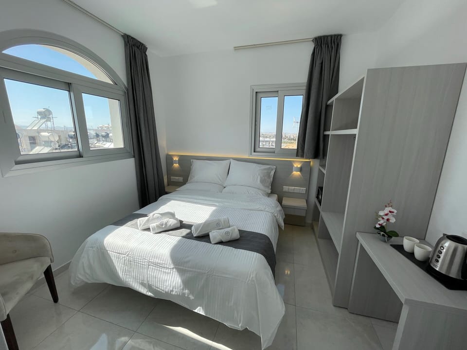 Minibar, in-room safe, desk, blackout drapes