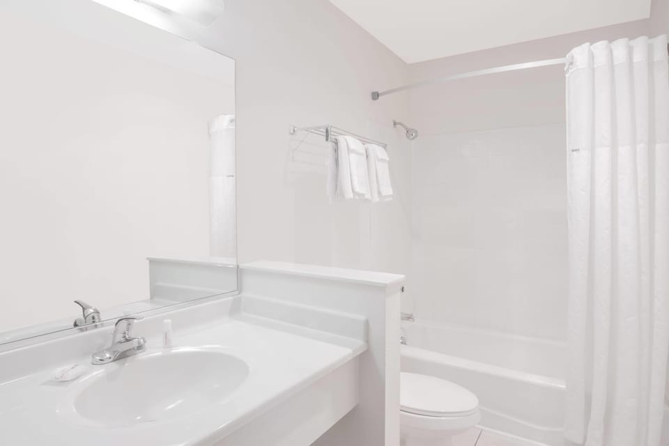 Combined shower/tub, eco-friendly toiletries, hair dryer, towels