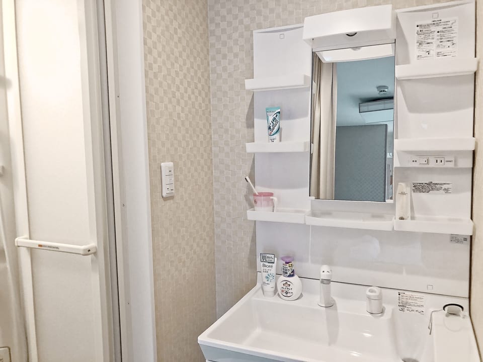 OHAYO IKEBUKURO 105 | Bathroom sink
