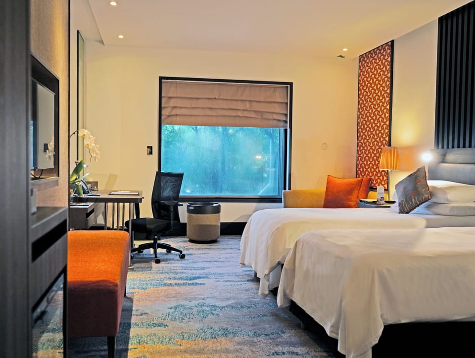 Deluxe Twin Room | Premium bedding, minibar, in-room safe, desk