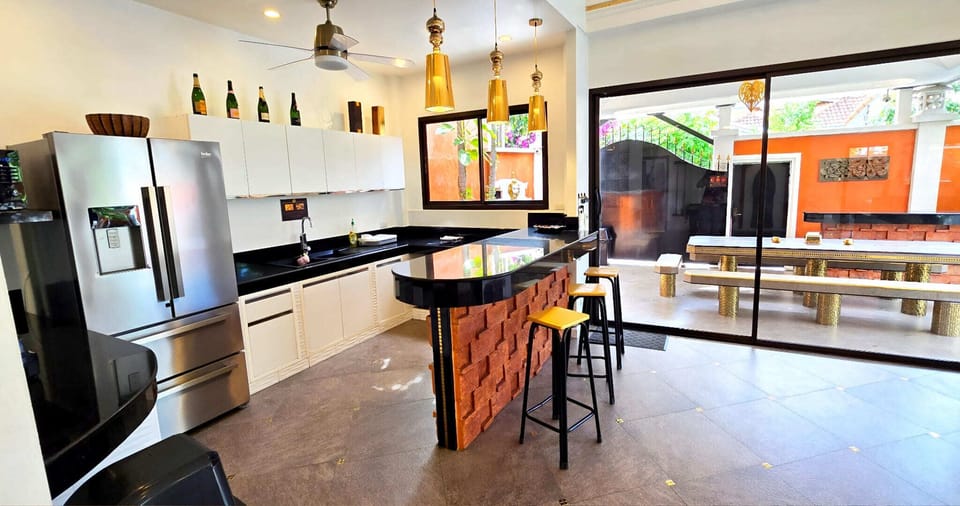 Fridge, microwave, stovetop, electric kettle