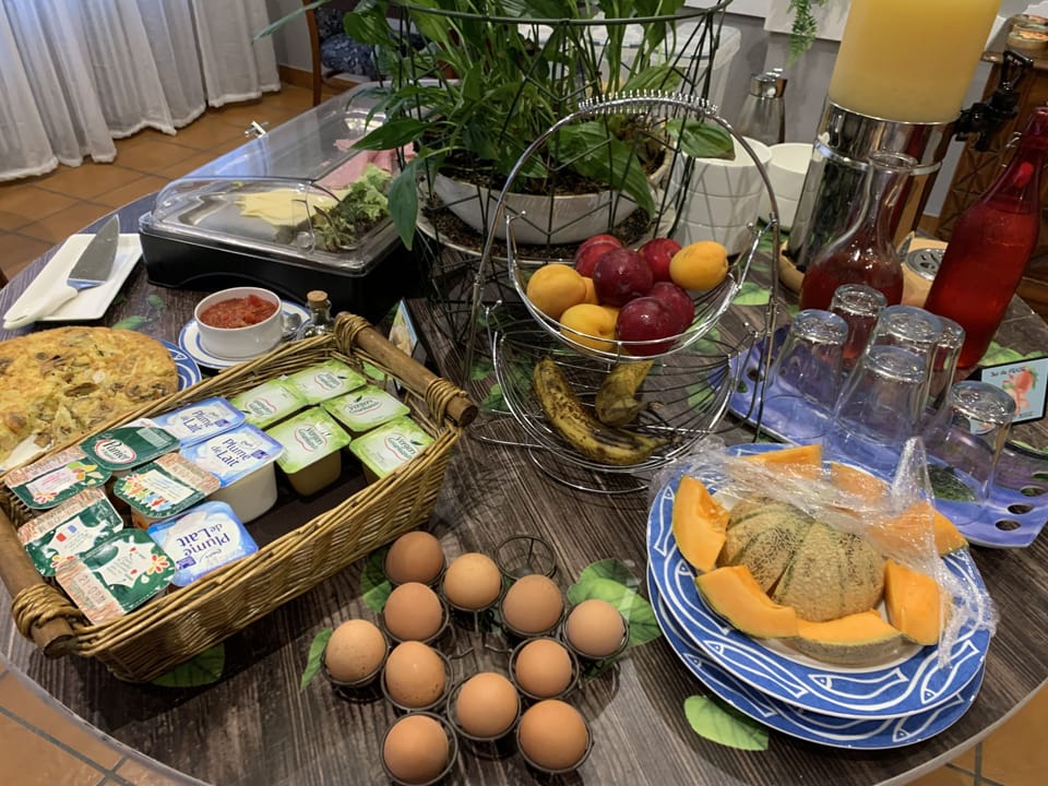 Daily buffet breakfast for a fee