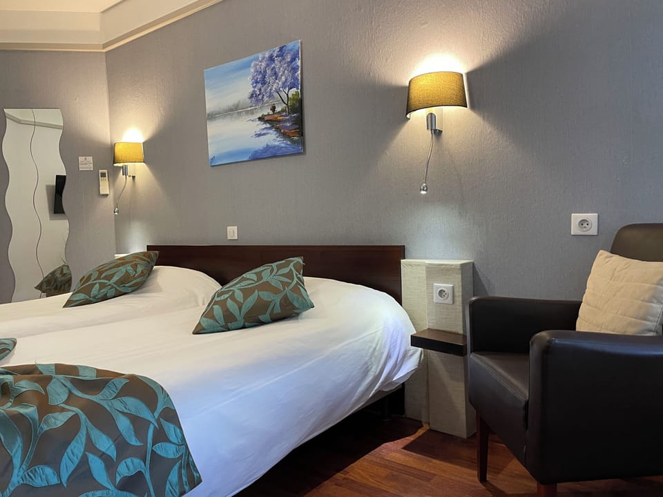 Family Double Room | Individually decorated, individually furnished, desk, laptop workspace