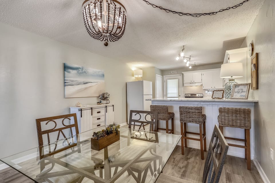 Condo, 1 Bedroom | Dining