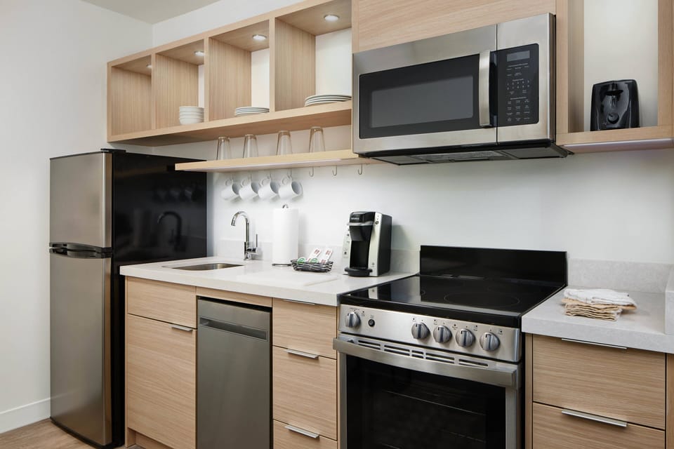 Suite, 1 Bedroom | Desk, laptop workspace, blackout drapes, soundproofing
